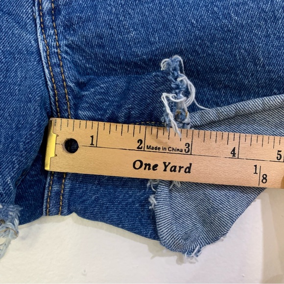 Levi’s 501 Cut off Jean Shorts Medium Wash Classic Button Fly Women’s Size 27 - Picture 10 of 12